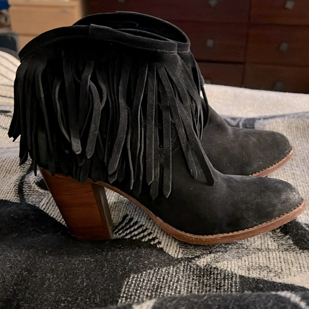 Frye Ilana Fringe Suede Black Short/Ankle/Bootie